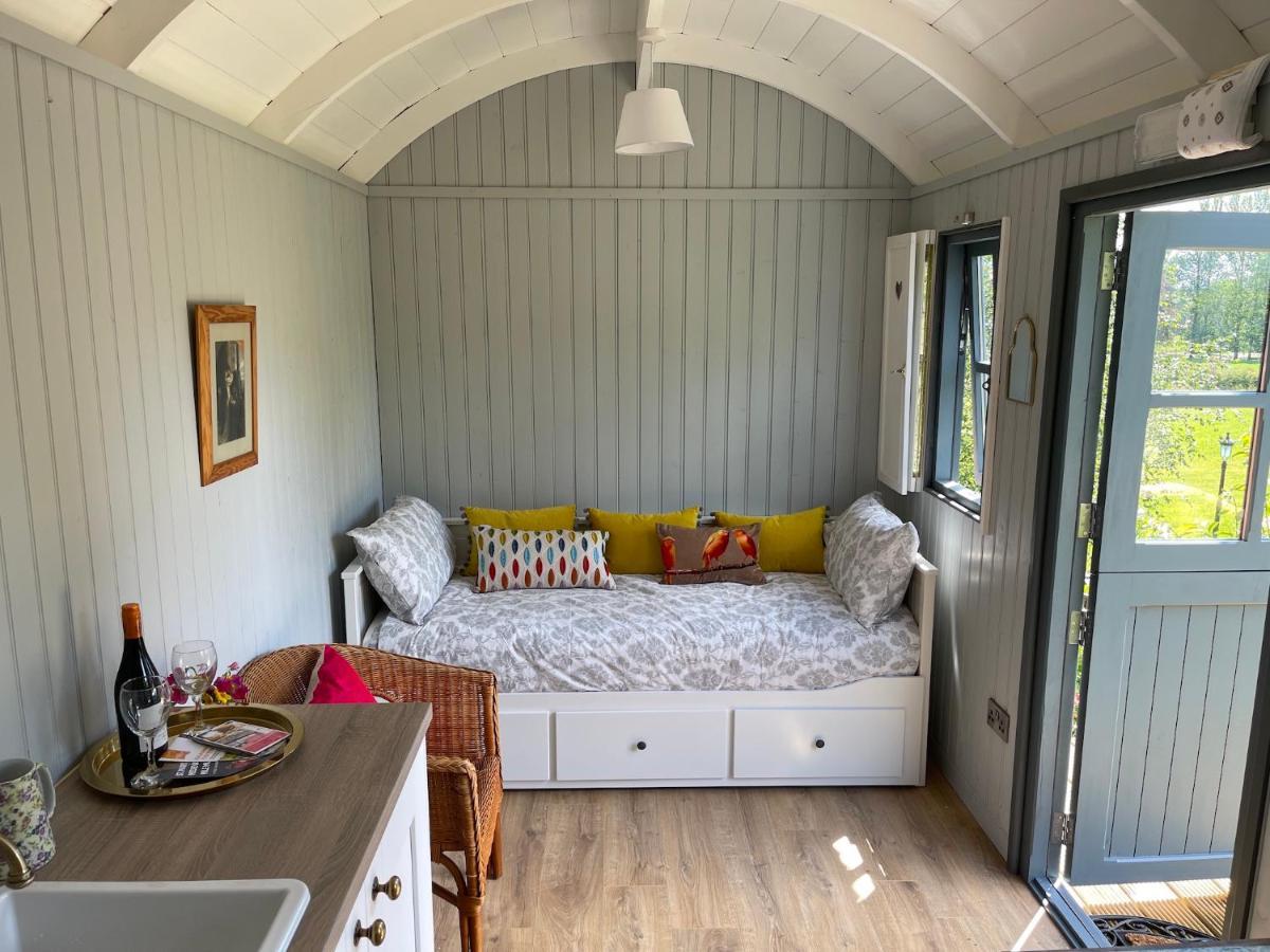 ホテル Hawthorn Hut Kilkenny Glamping At Jenkinstown House Jenkinstown Park エクステリア 写真