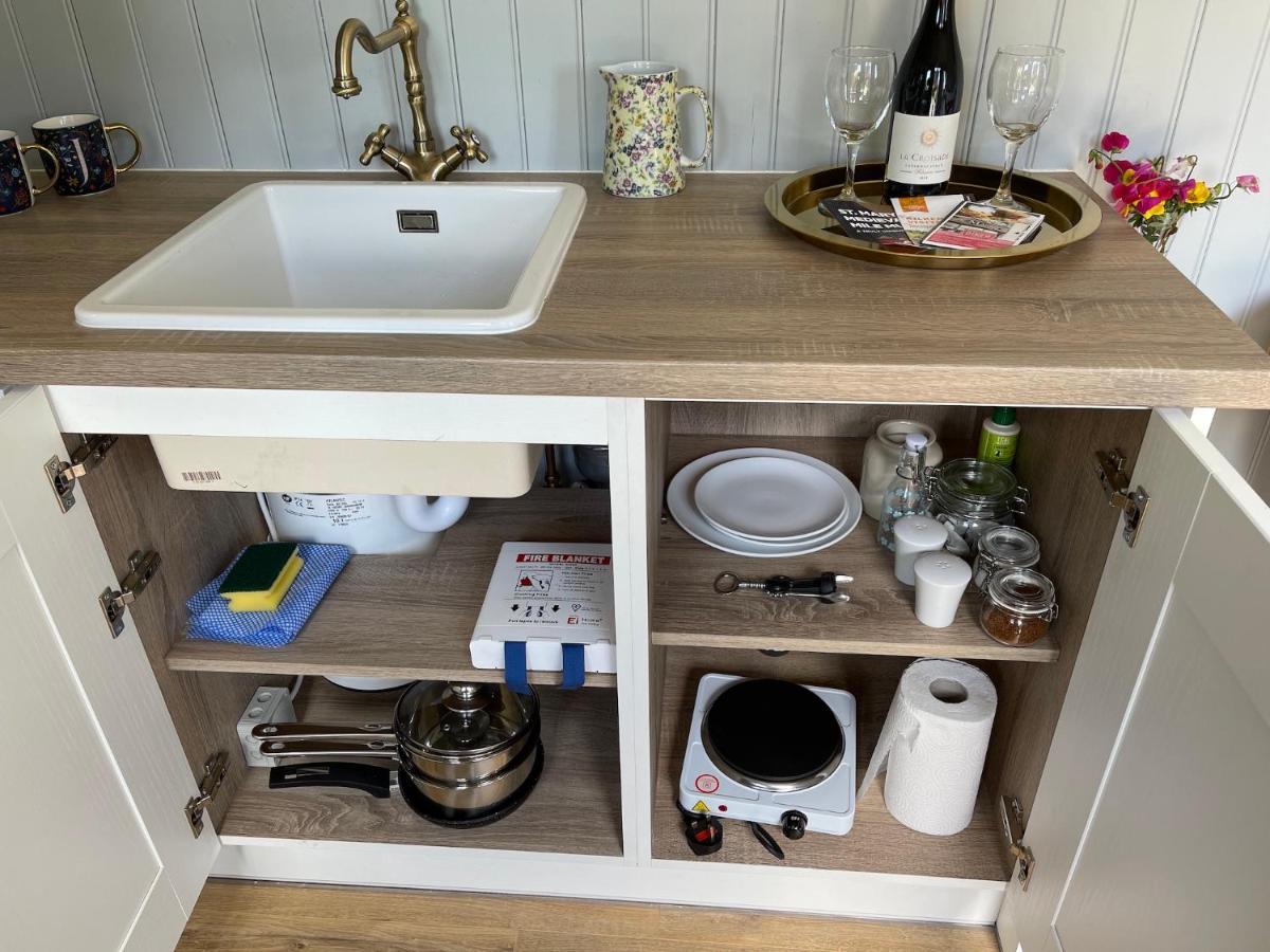 ホテル Hawthorn Hut Kilkenny Glamping At Jenkinstown House Jenkinstown Park エクステリア 写真