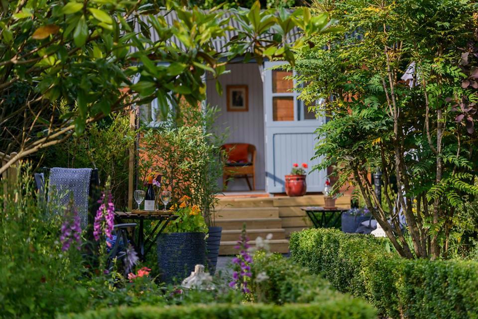 ホテル Hawthorn Hut Kilkenny Glamping At Jenkinstown House Jenkinstown Park エクステリア 写真