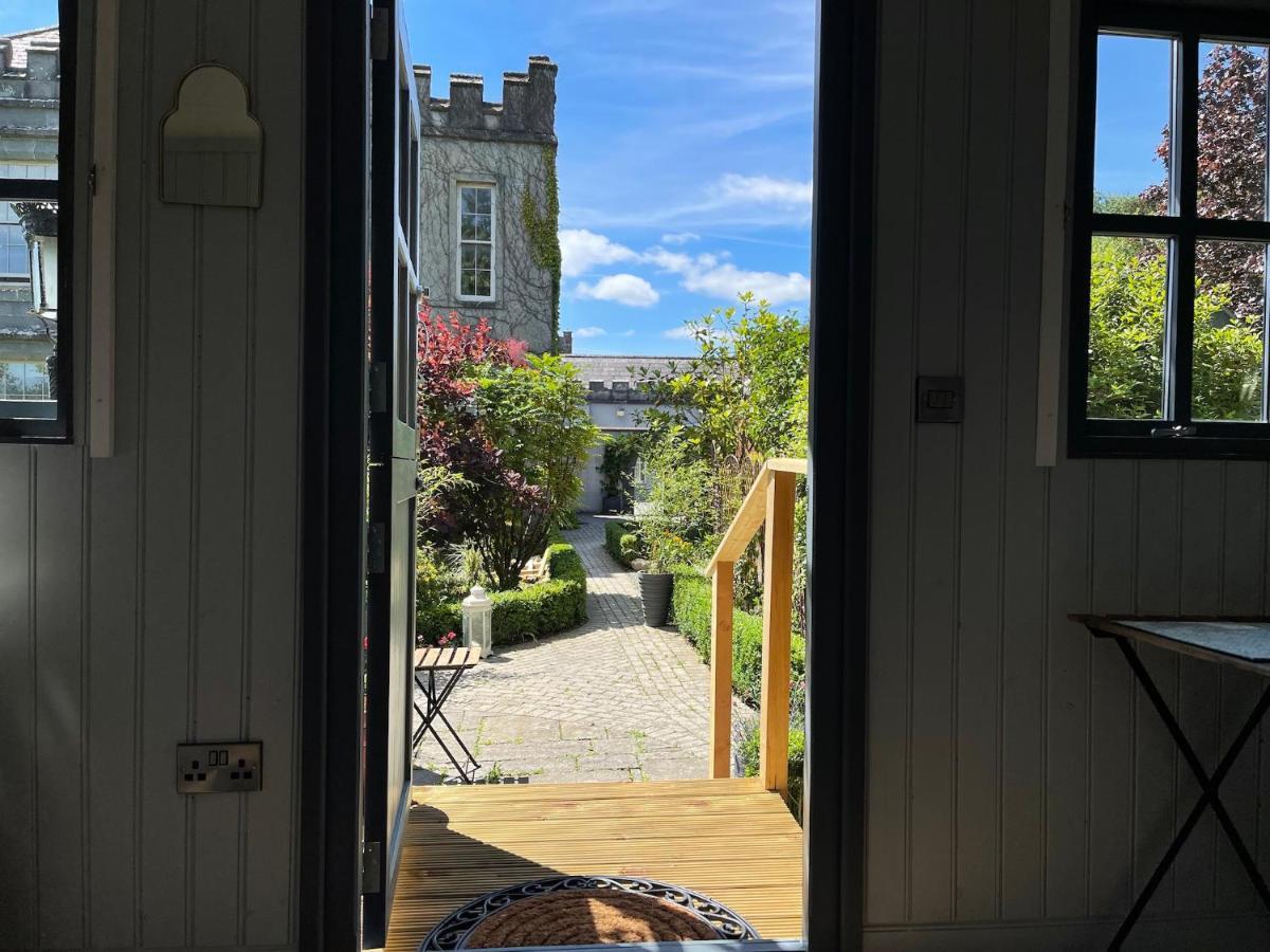 ホテル Hawthorn Hut Kilkenny Glamping At Jenkinstown House Jenkinstown Park エクステリア 写真